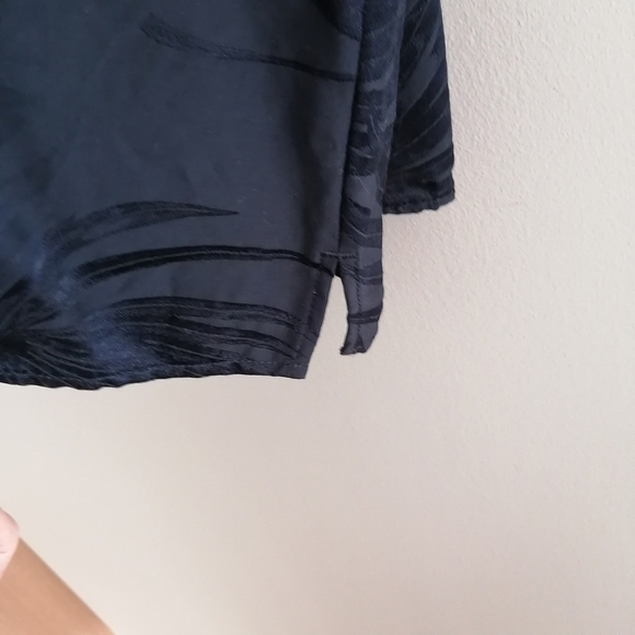 COS Silk Tencel Blend Jacquard Short Sleeve Button Up Navy Blue 8 - Picture 7 of 16